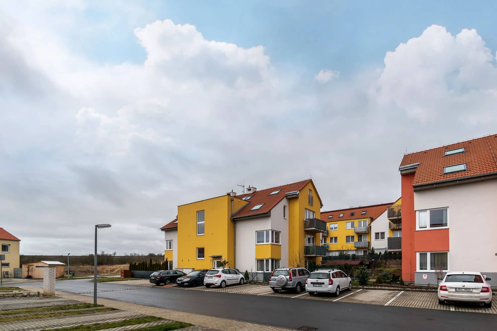 Ulice Smetanova v Jinočanech — byt 3+kk Jinočany