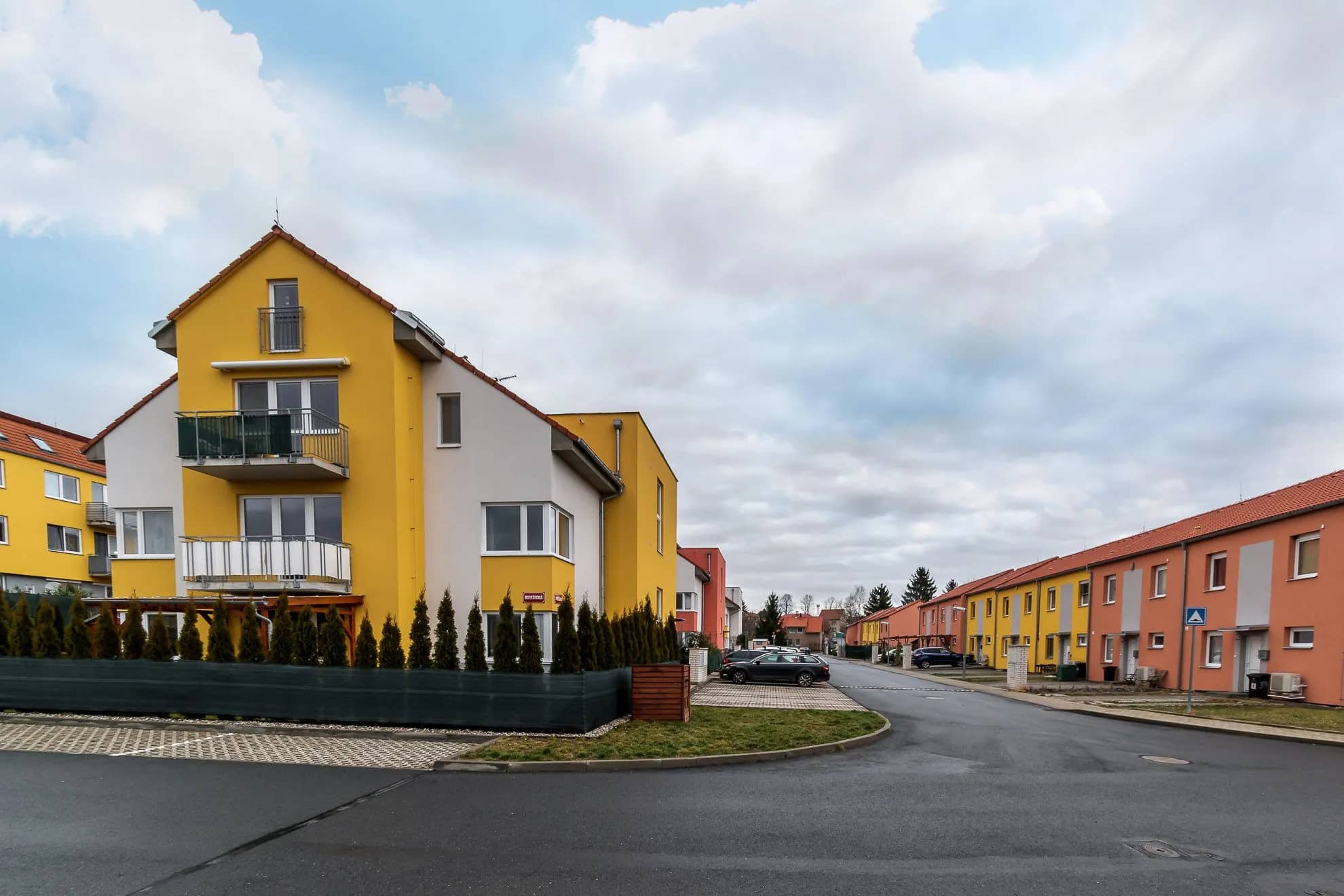 Ulice Smetanova v Jinočanech — byt 3+kk Jinočany